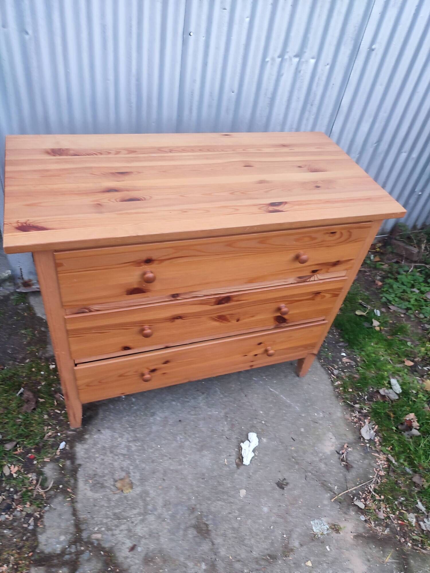 Old chest of drawers 3 drawers in vintage pine wood