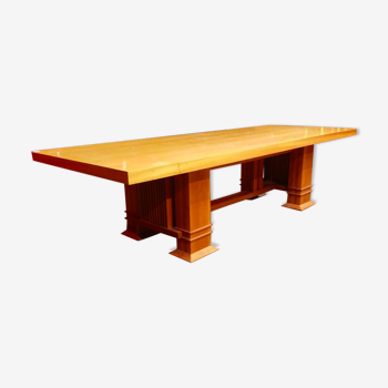 Table Allen 605 par Franck Lloyd Wright édition Cassina