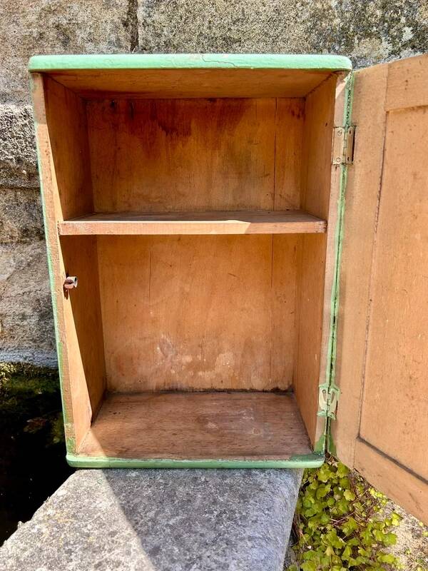 Petite armoire de rangement vintage