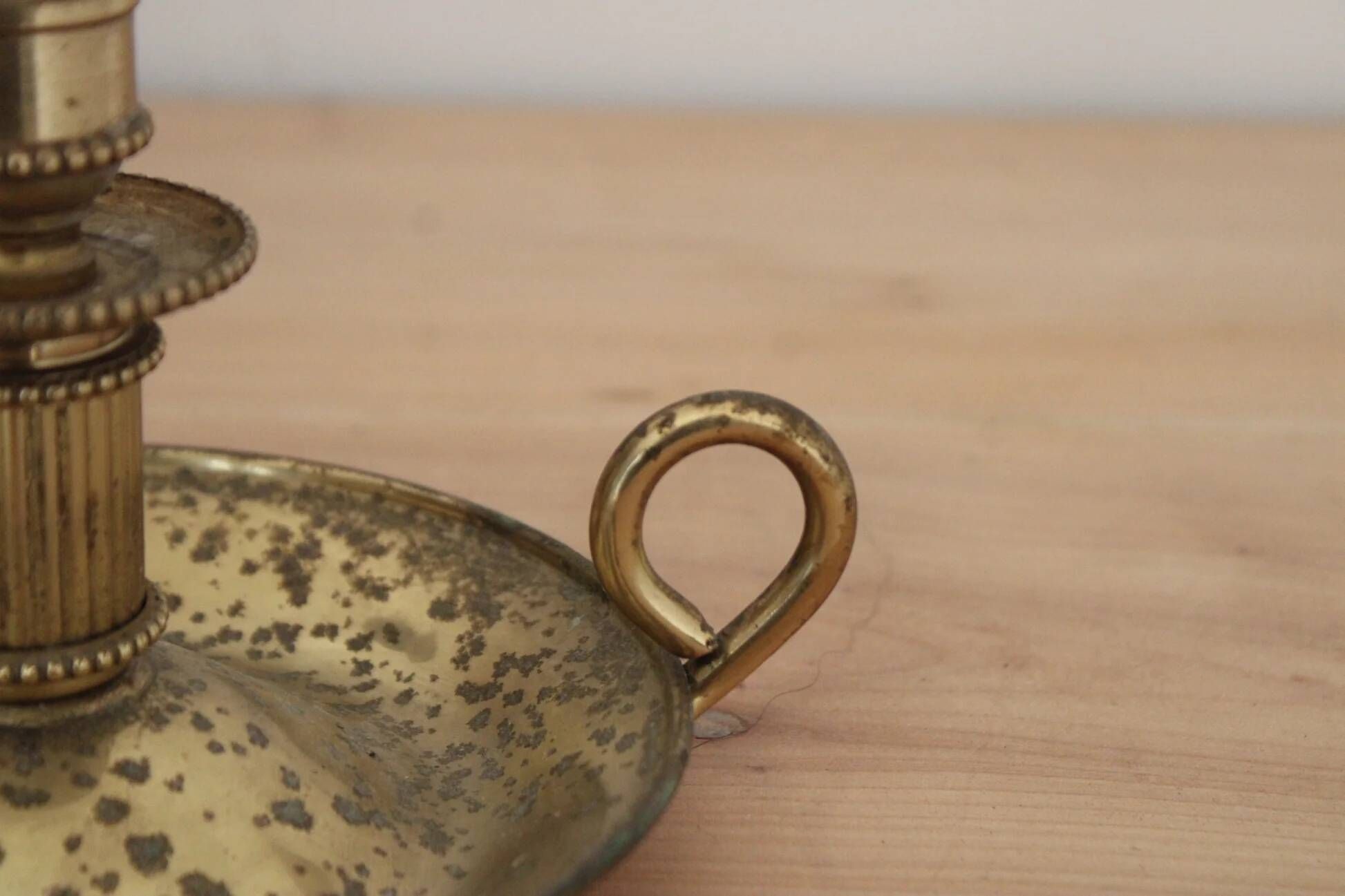 Antique brass hand candlestick – Columned fluted cellar rat