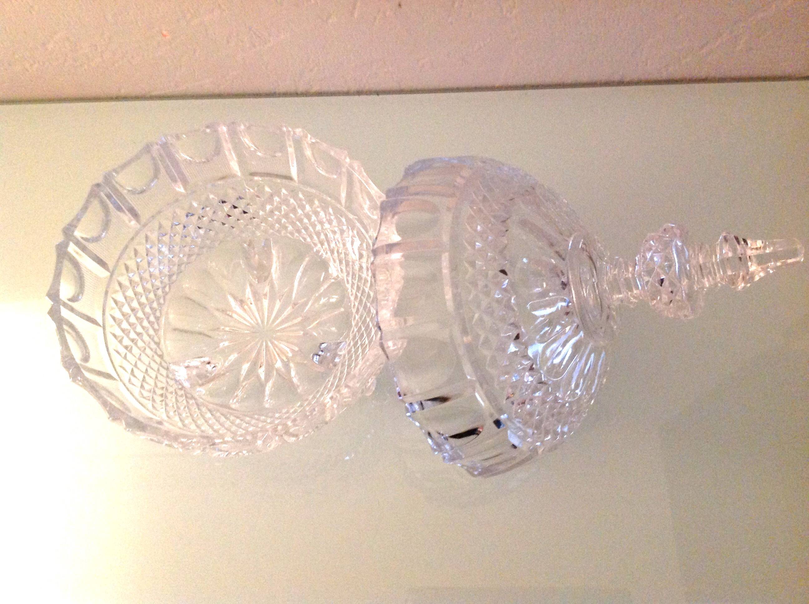 Globe candy box on tripod legs in chiseled glass / vintage 60s-70s