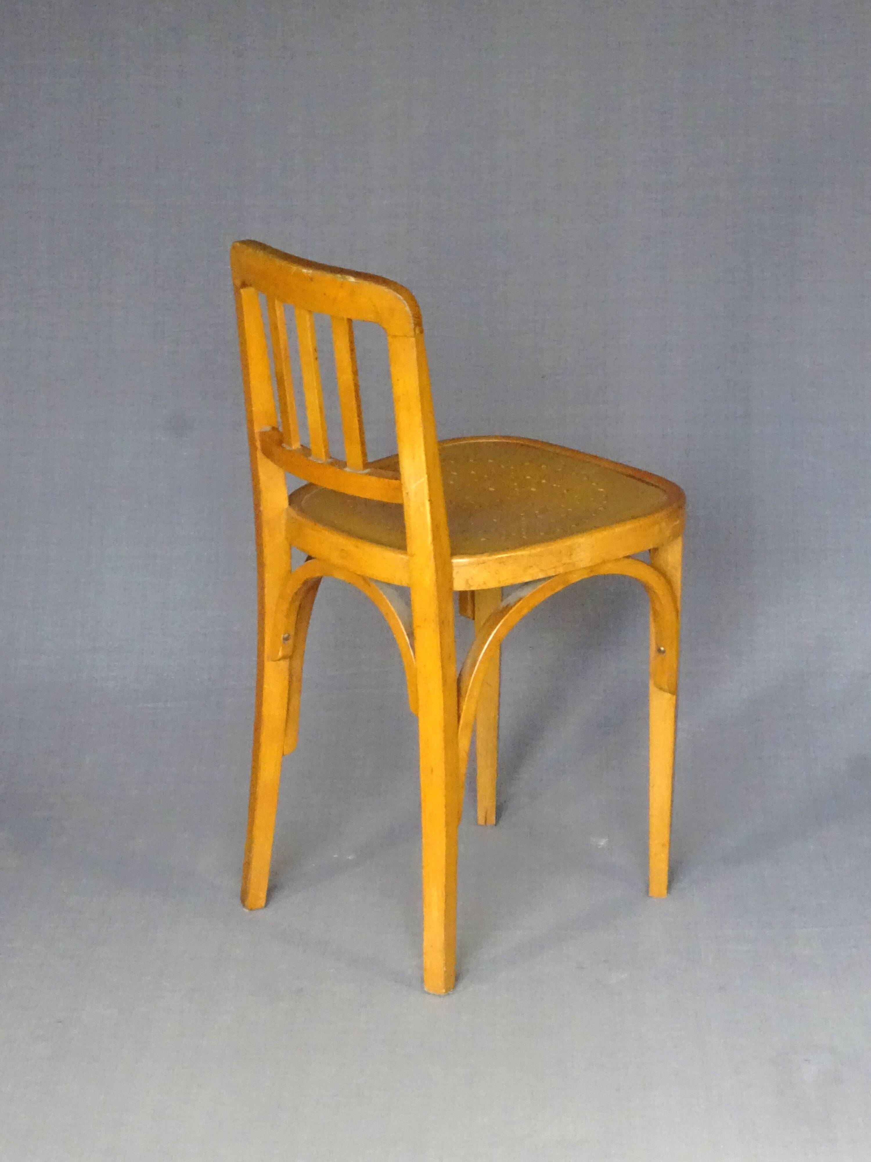 Curved wooden workshop chair Horgen Glarus (CH) 1950, not Thonet bistro.