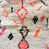Berber carpet Azilal in colored wool woven hand in Morocco