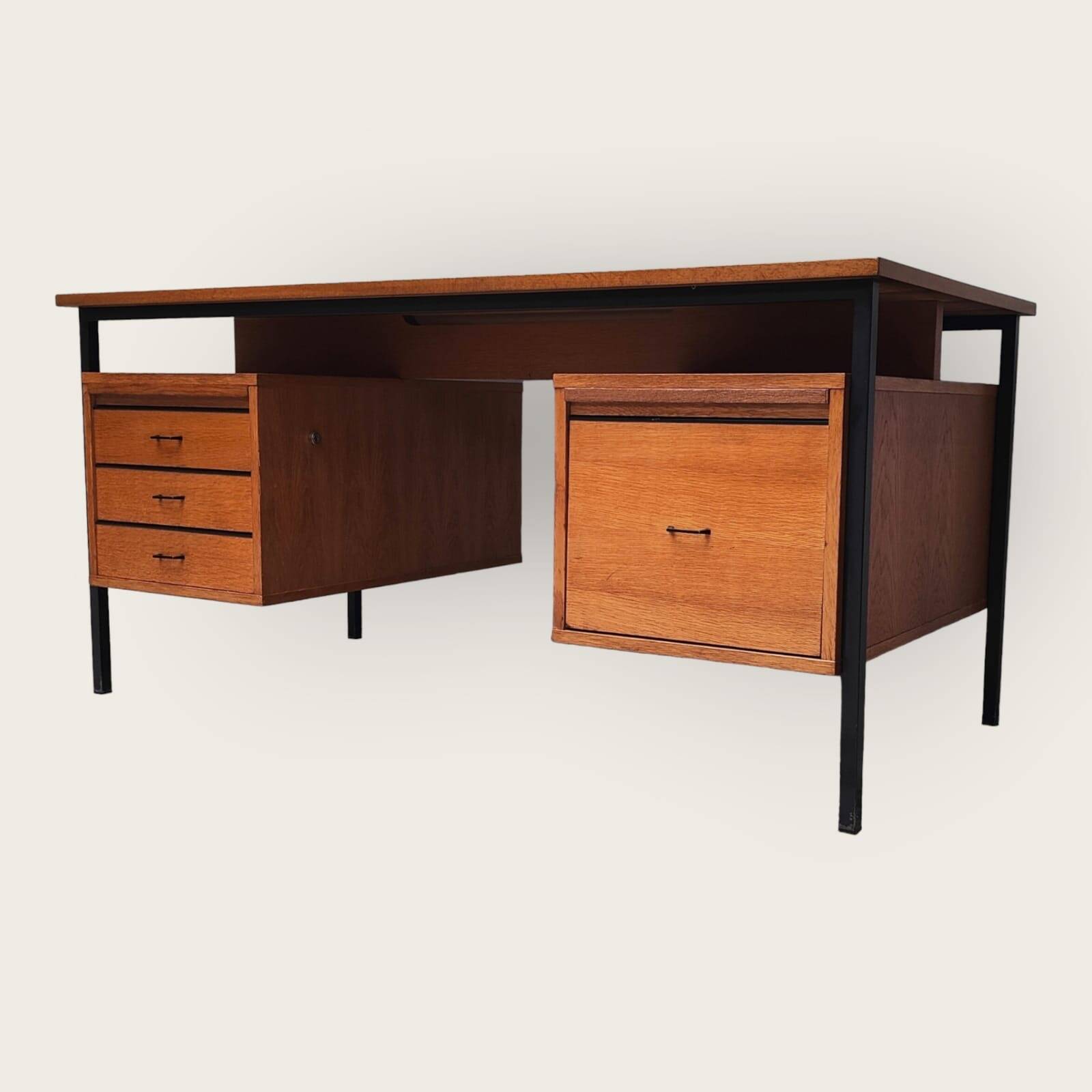 Mid Century bureau