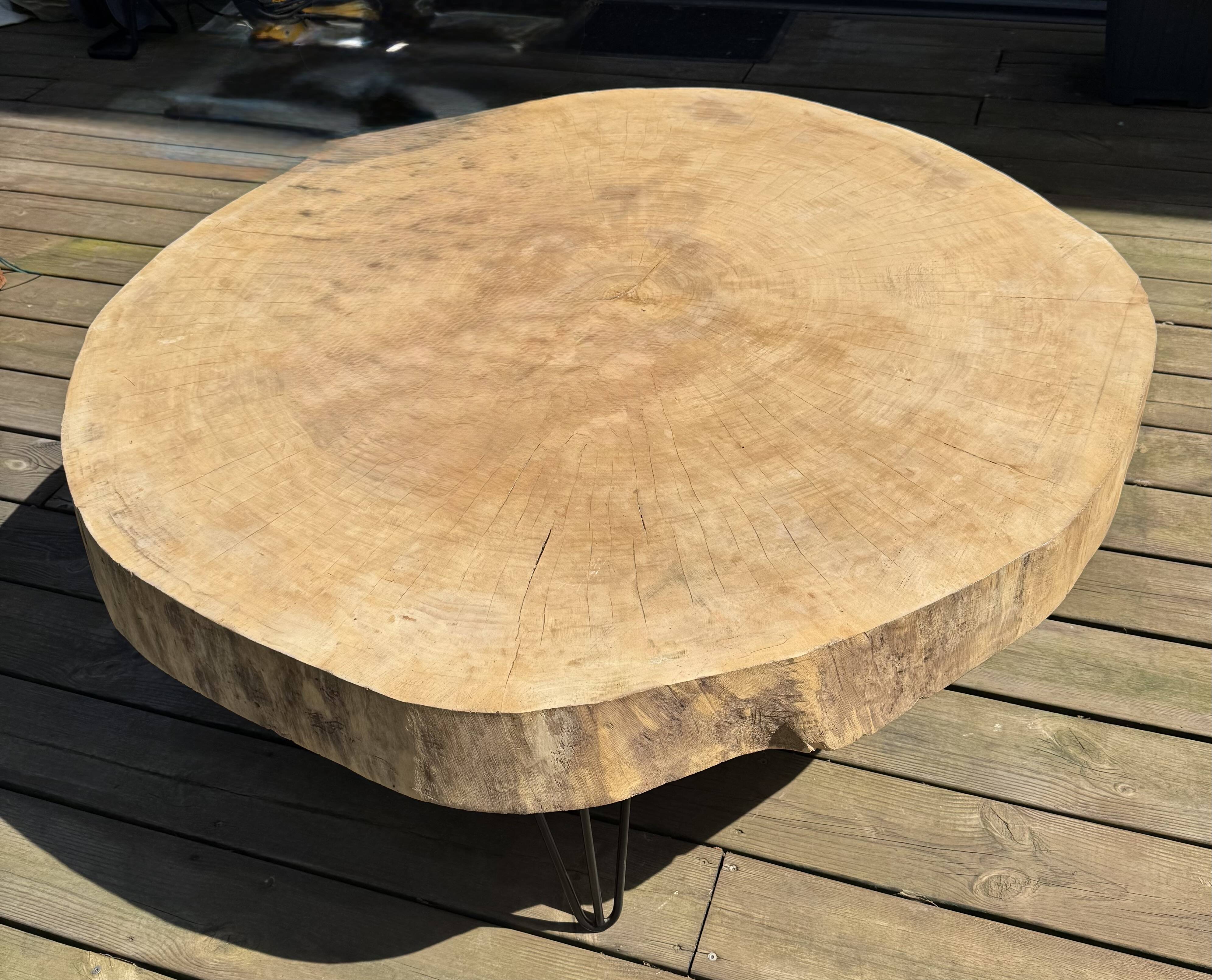 Solid wood coffee table - Unique piece -