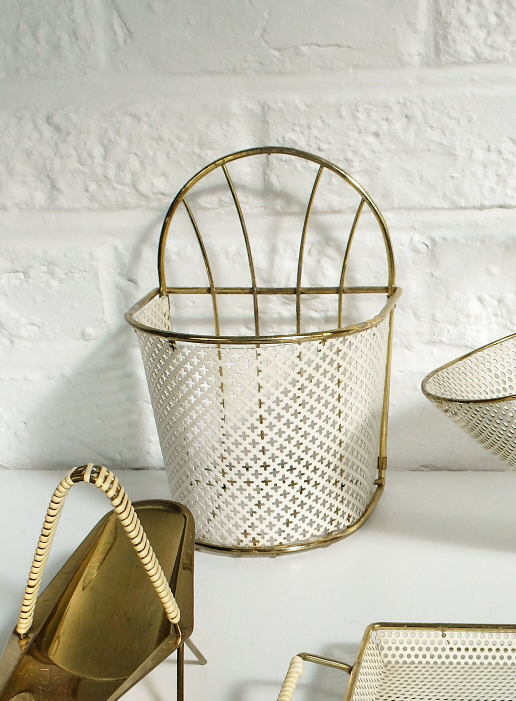 White and gold hanging basket 50/60