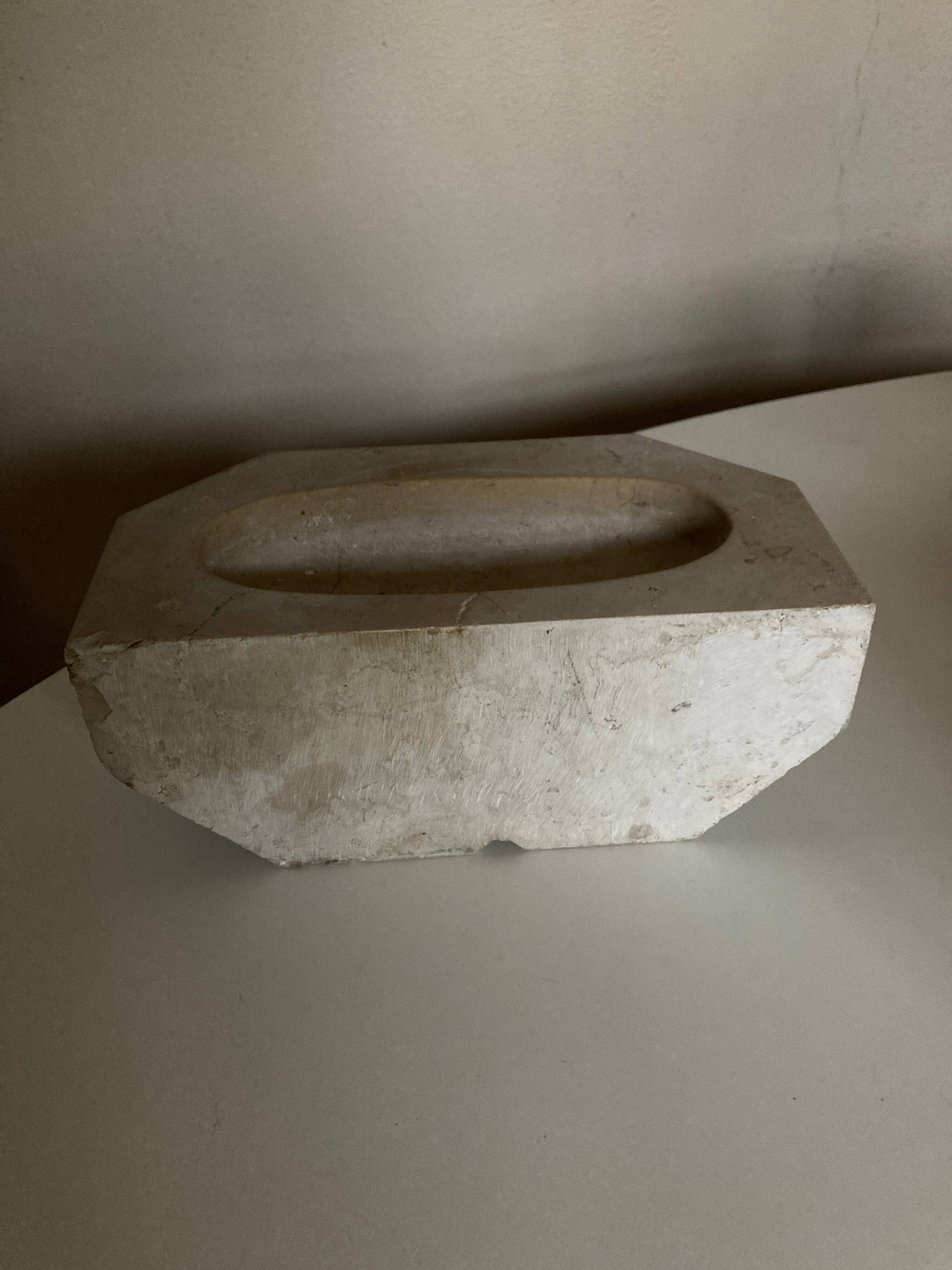 Monastery stone font XS bastide soap holder