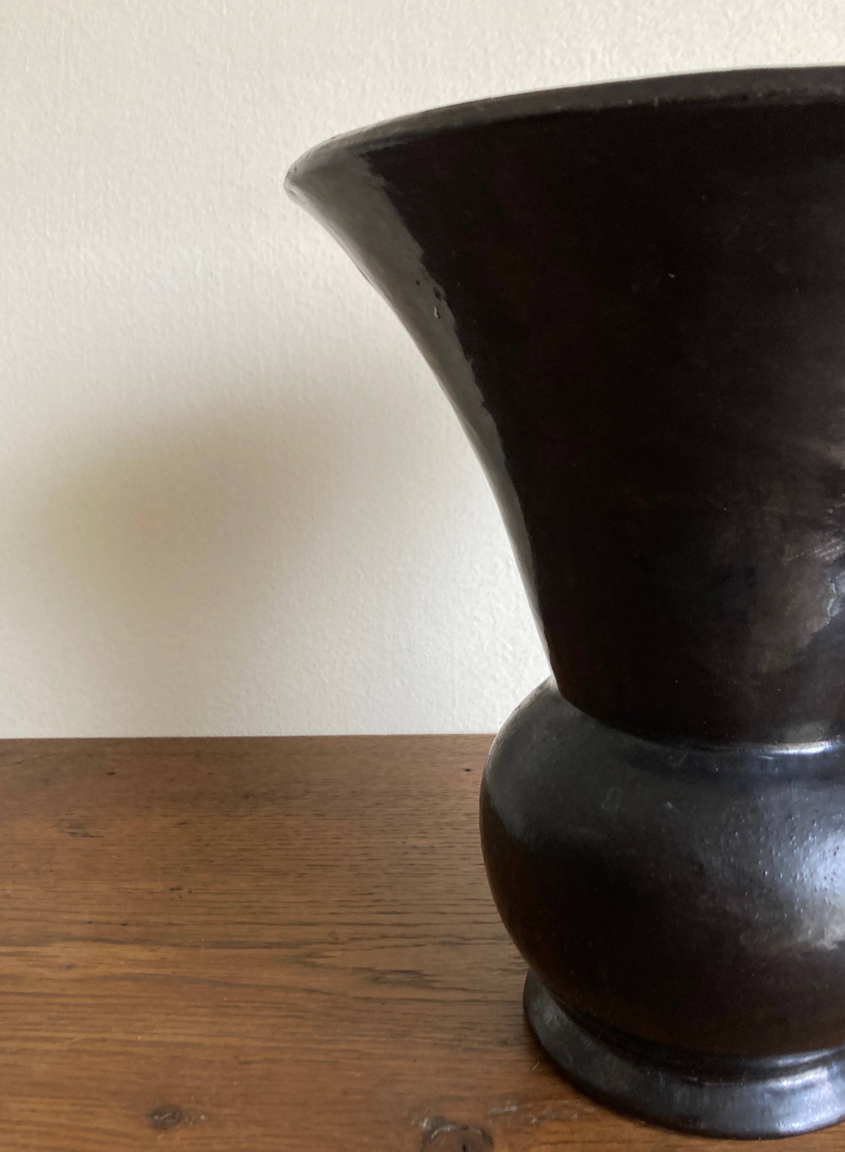 Vase moderniste Etienne Noel à Dieulefit 1950 en terre émail noir