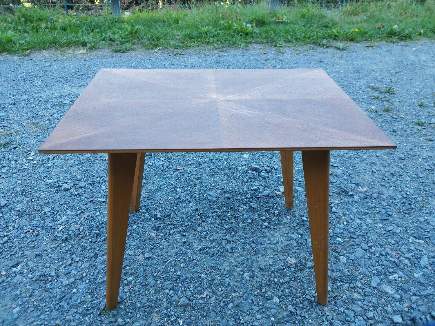 Coffee table from the 50s spindle feet
