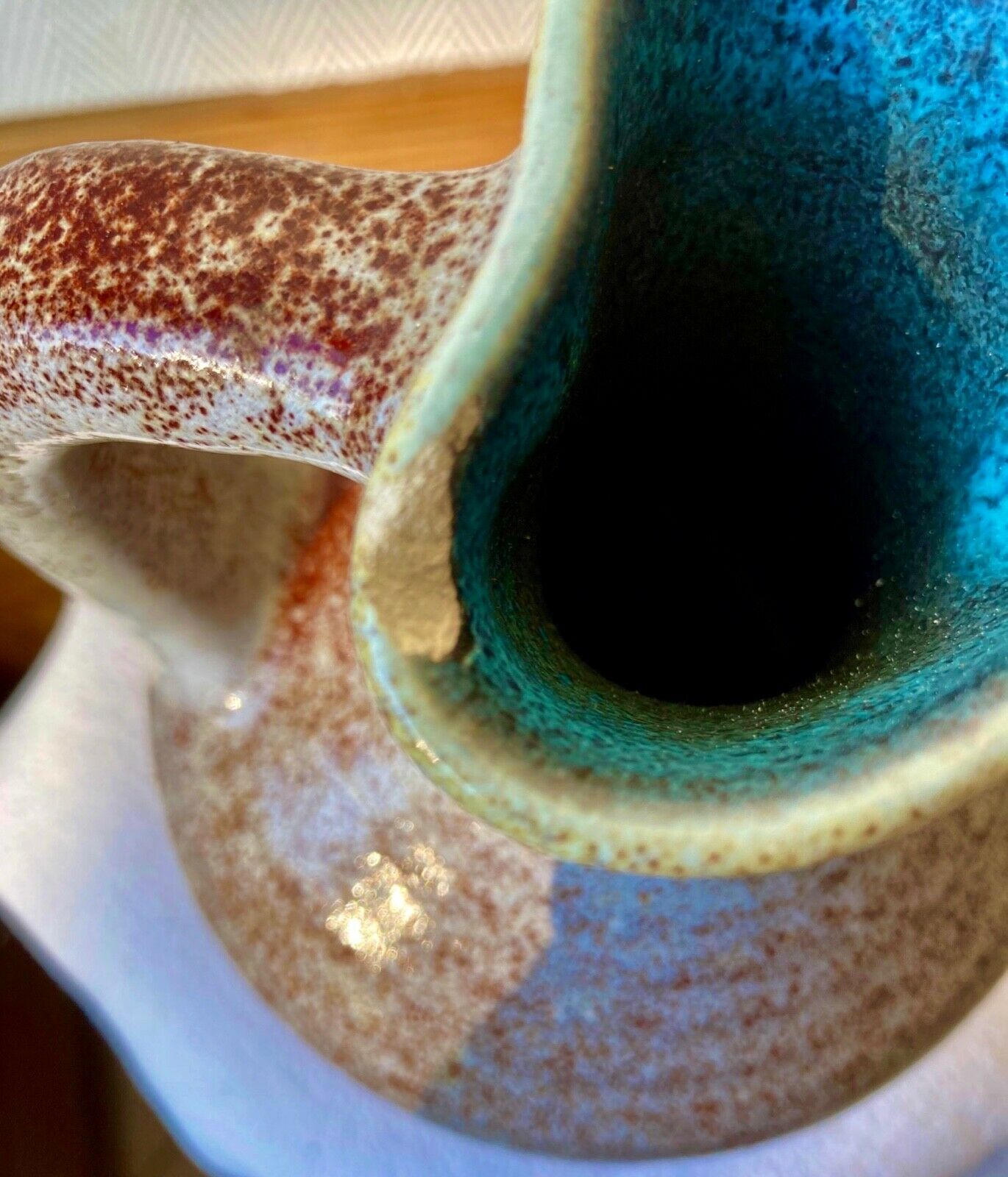 Pitcher and its 6 small ceramic cups sign Accolay