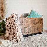 Old wooden box screen-printed Chocolate Menier