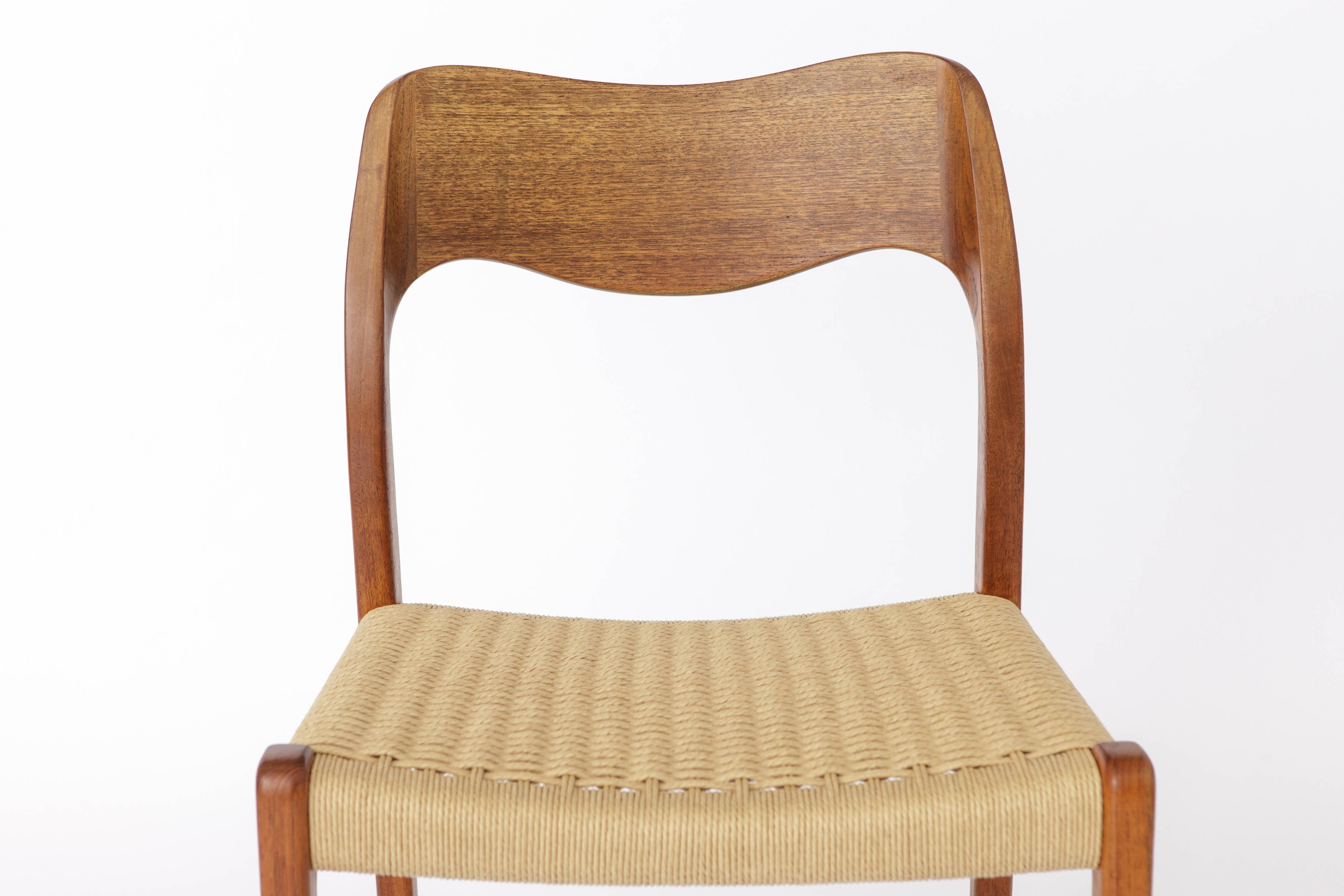 1 of 2 Niels Moller Chairs Model 71 1950s Vintage Teak - Repaired