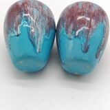 Paire de petits vases bleu turquoise en grès flammé  lie de vin