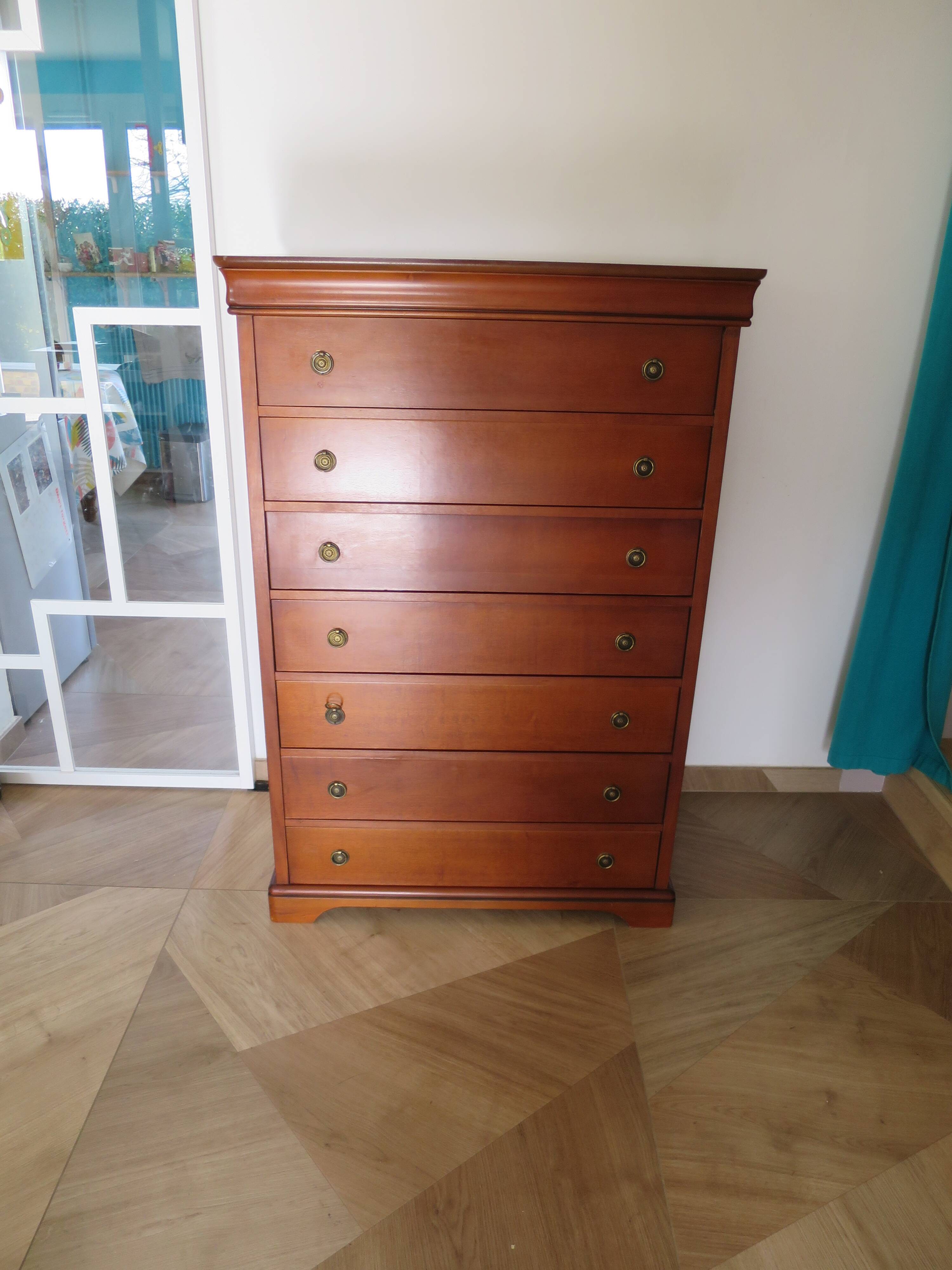 Louis Philippe style chest of drawers in cherry wood