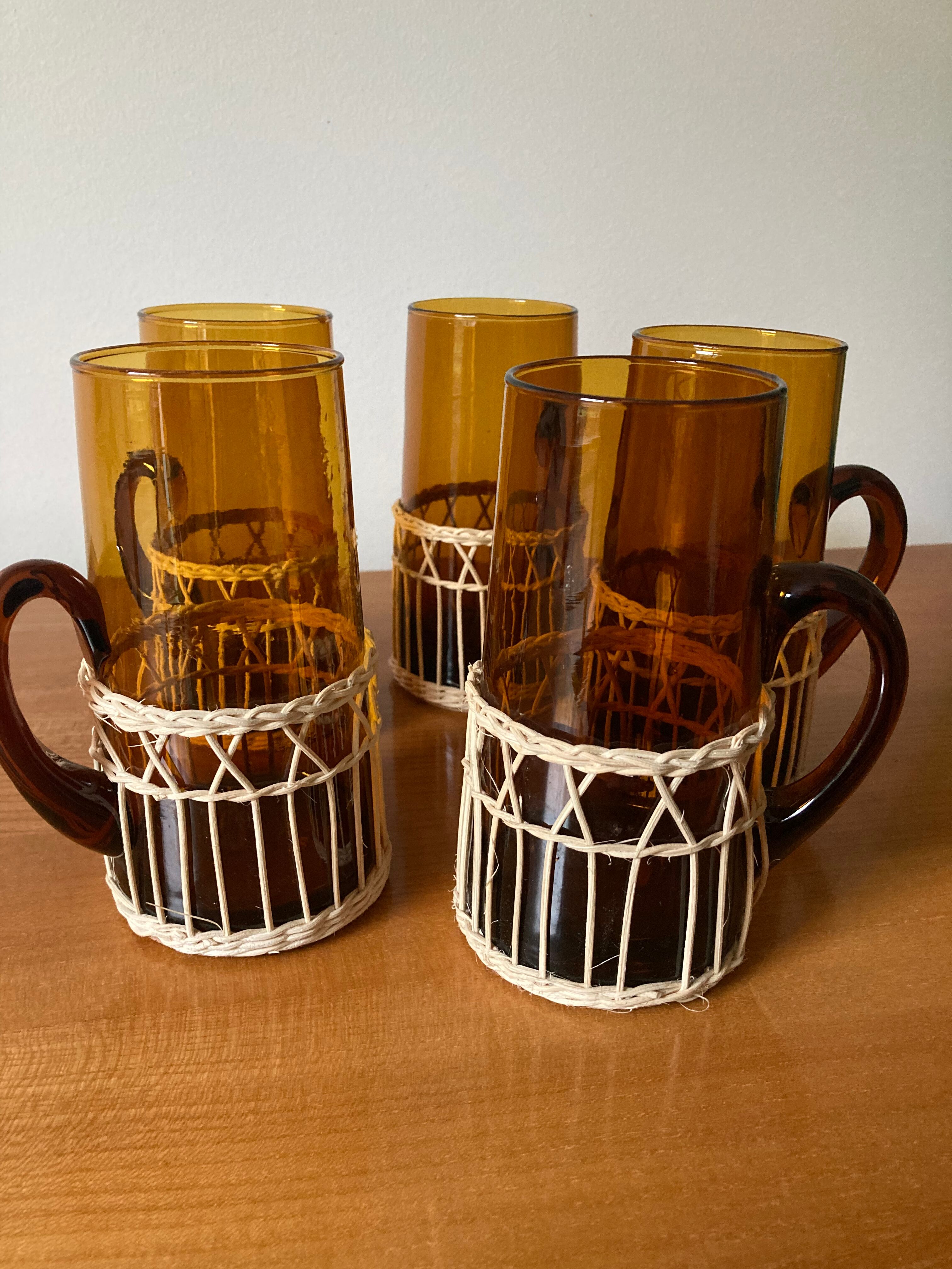 Set of 5 glass and rattan mugs