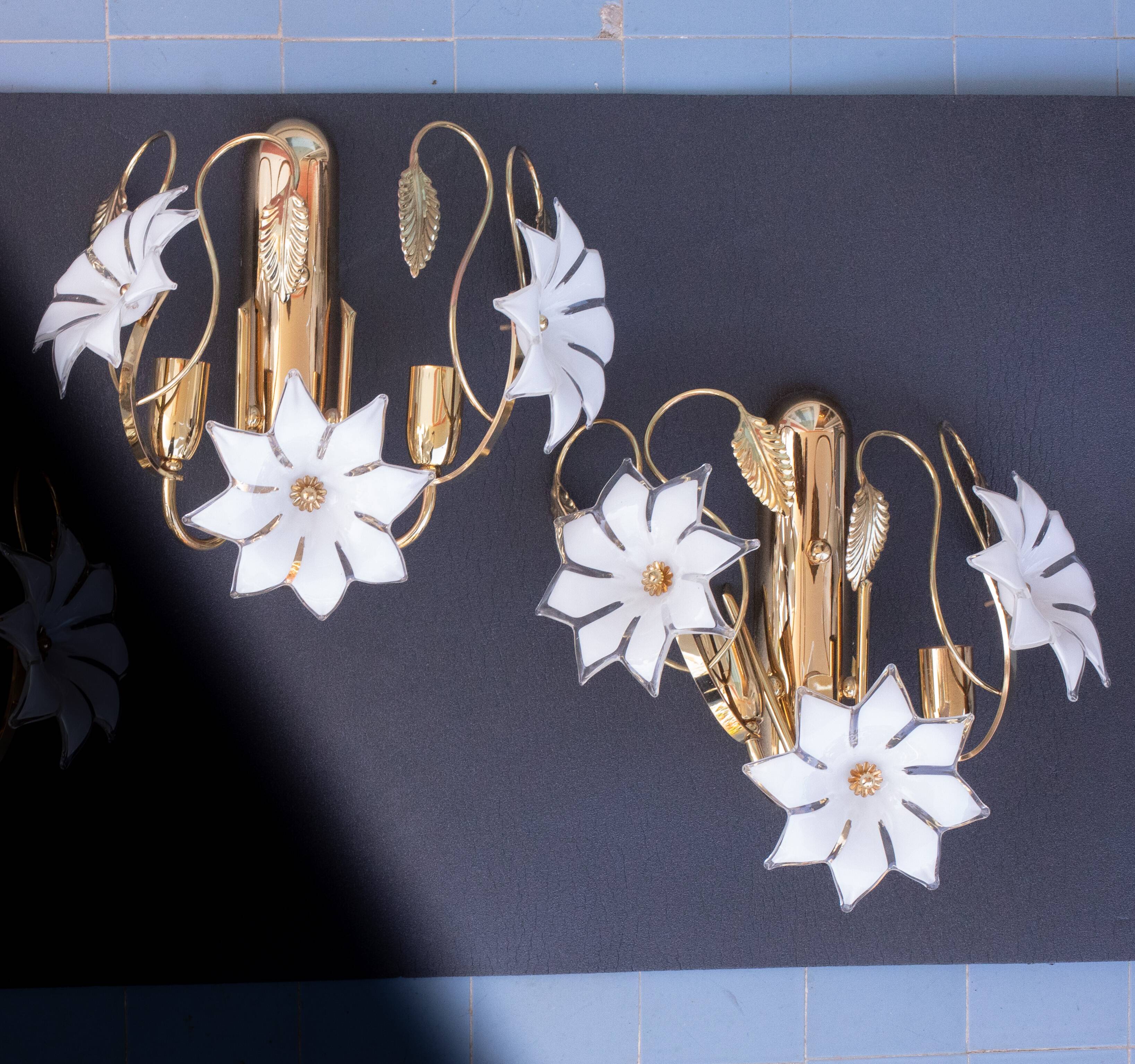 Lot de 2 appliques murales Murano Fleurs Blanches, 1970s