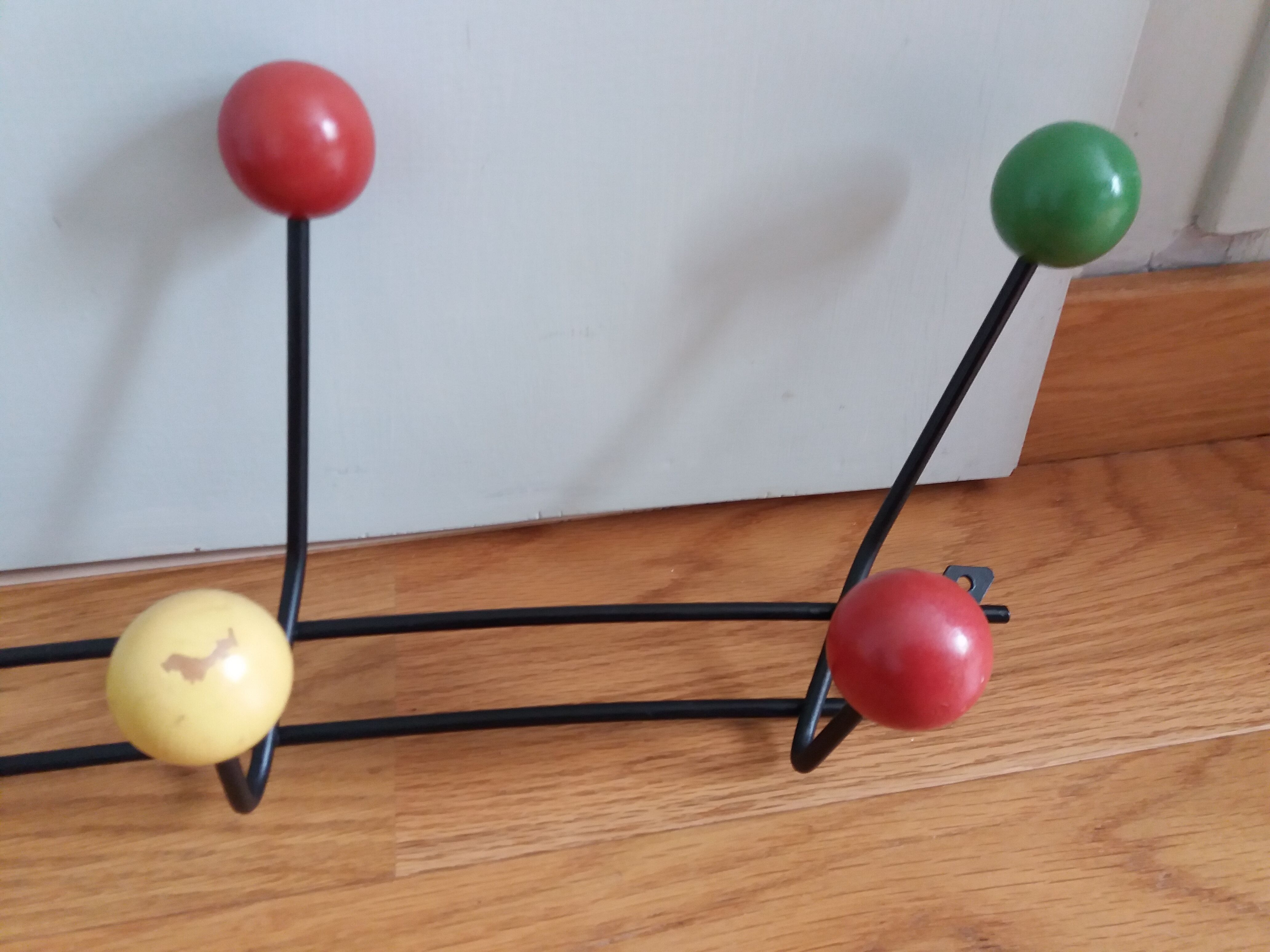 Ball coat rack