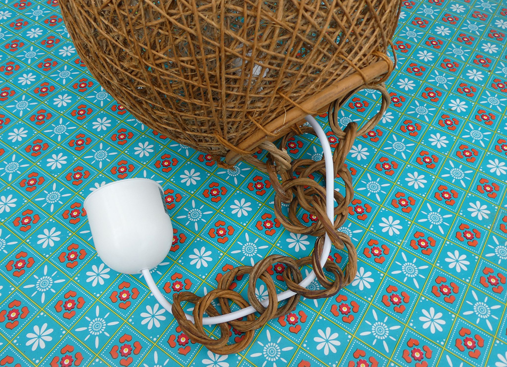 Suspension vintage boule rotin et ficelle
