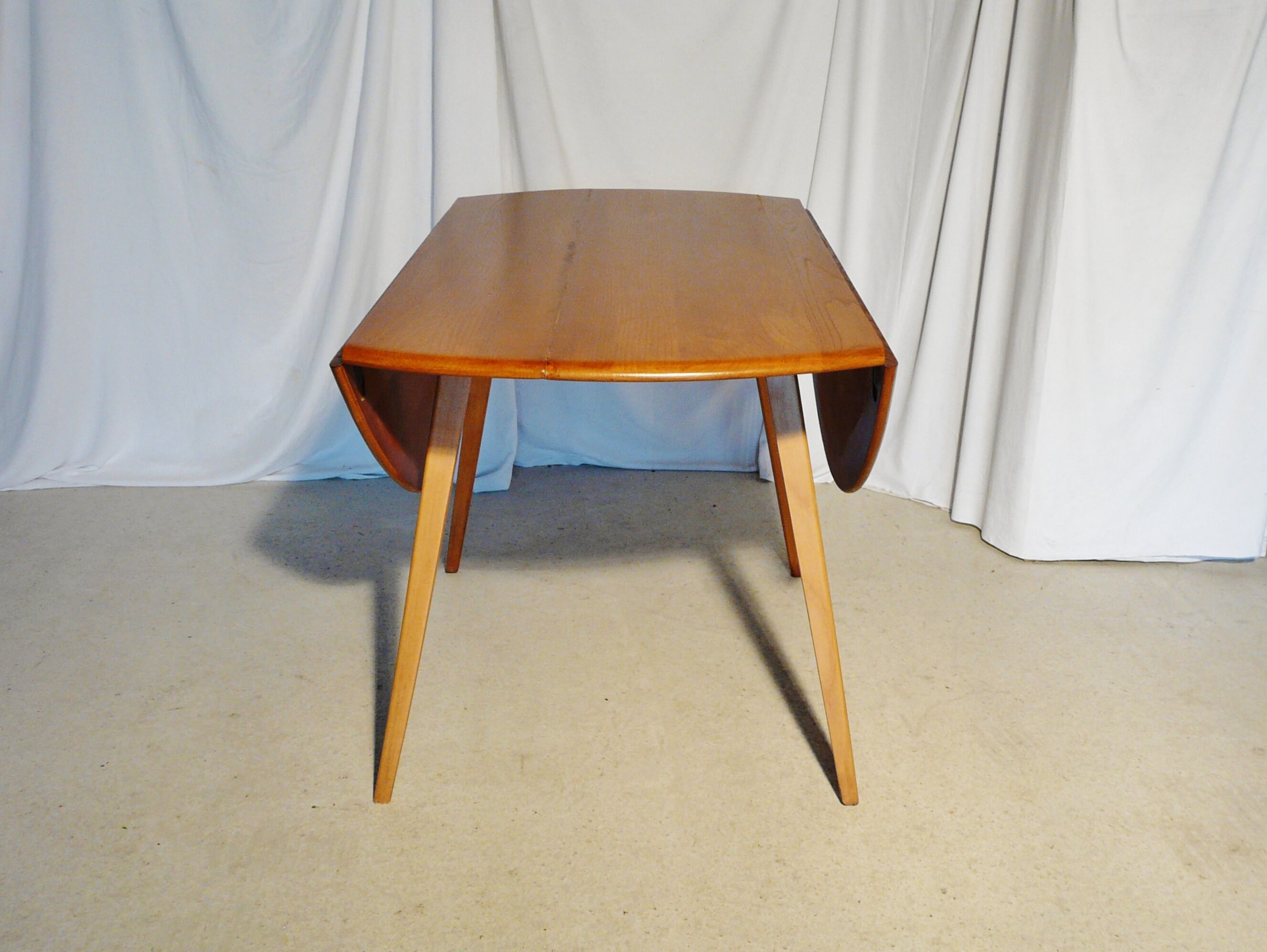 Scandinavian design Roundtable Ercol