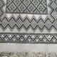 Tapis margoum blanc et gris tissé mains