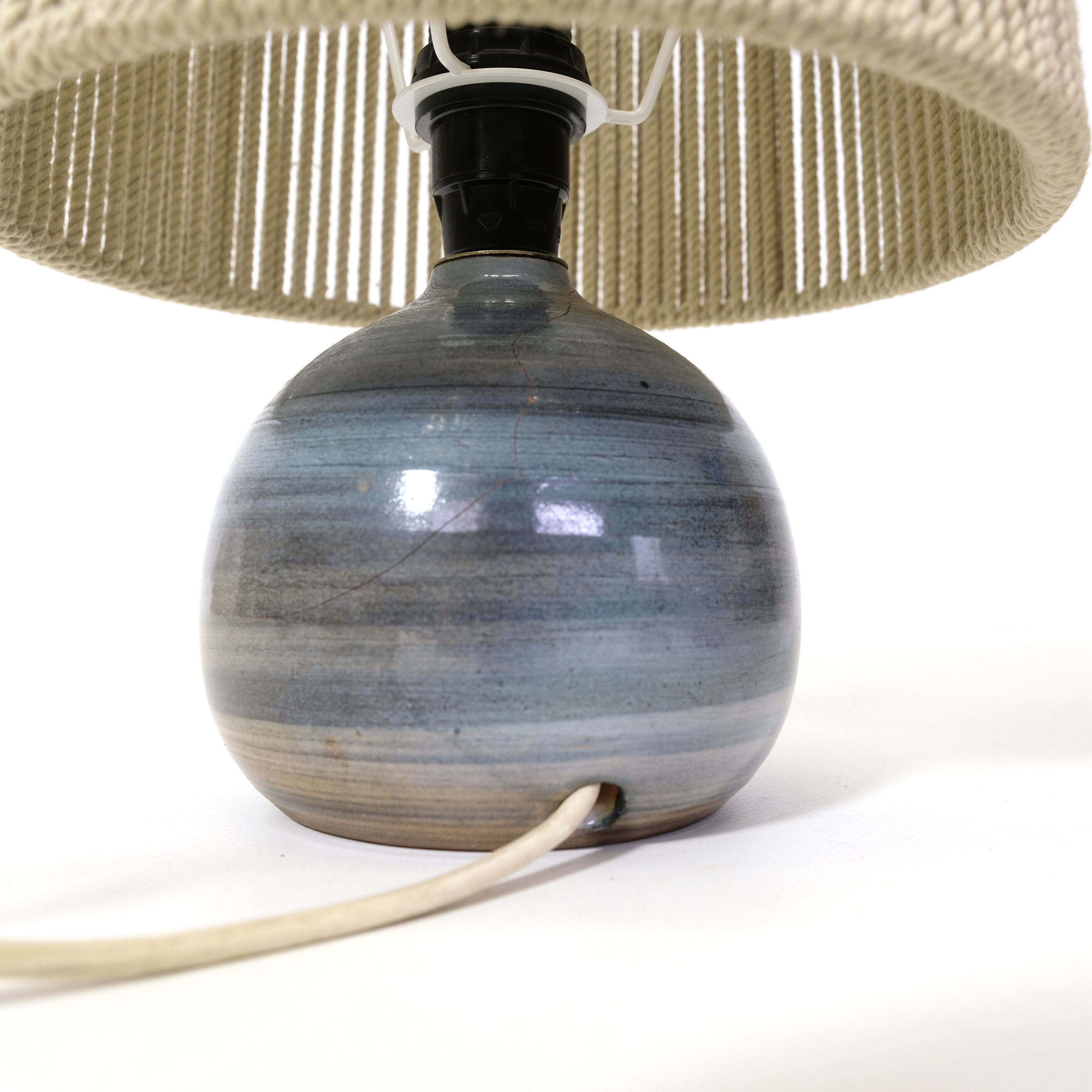 Pair of bedside lamps, rope blinds