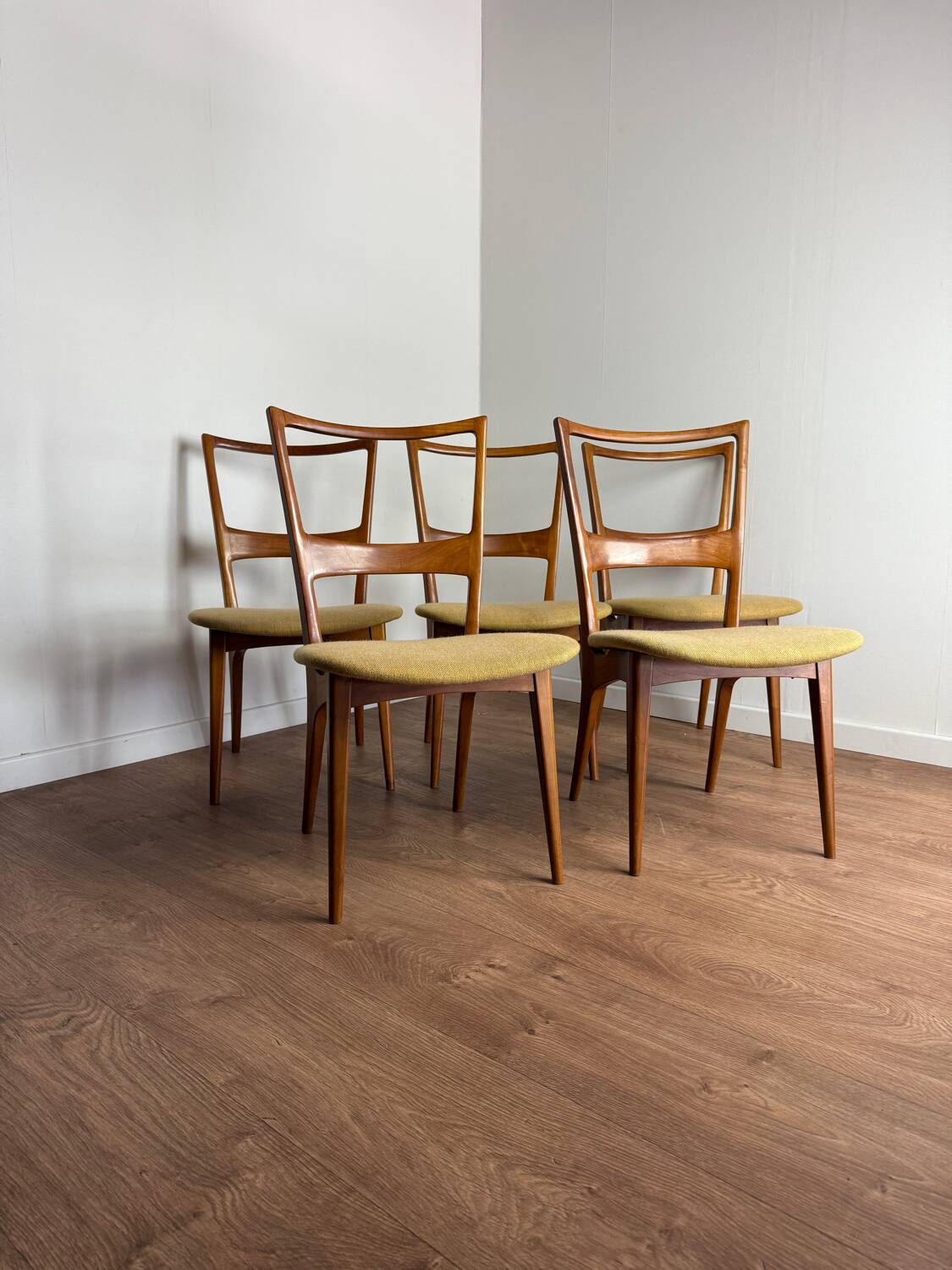 Lot de 5 chaises scandinaves vintage