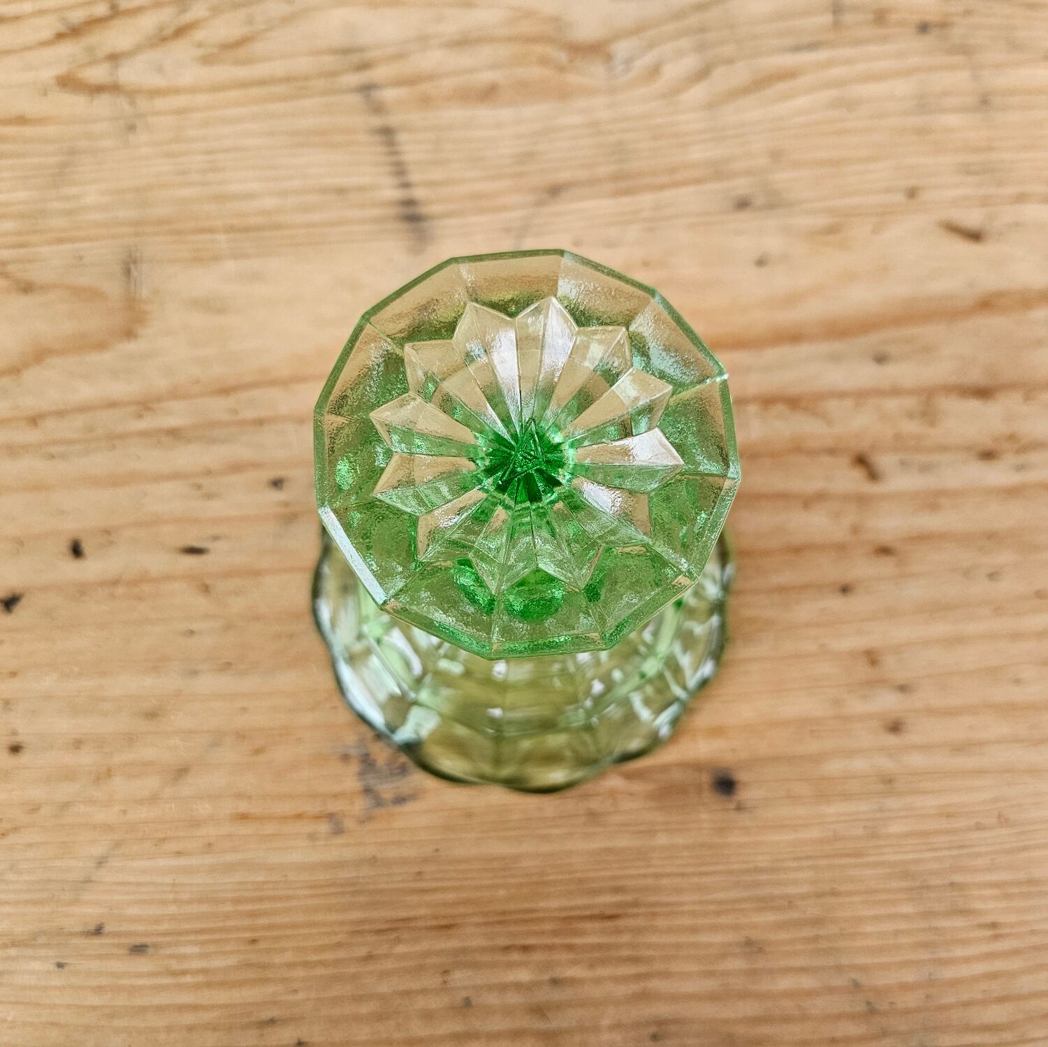 Coupelles en verre vert