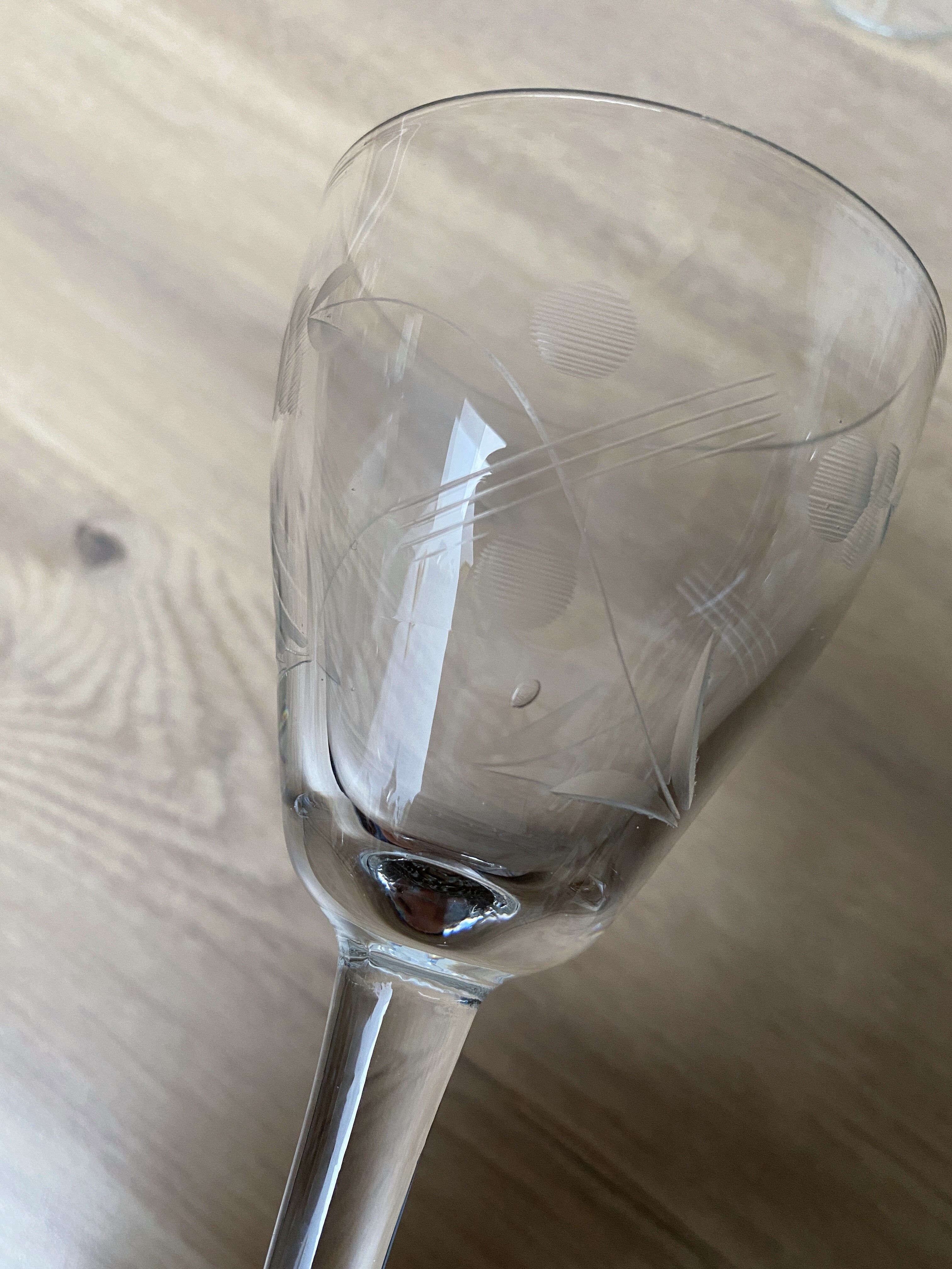 Set of 6 engraved wine glasses