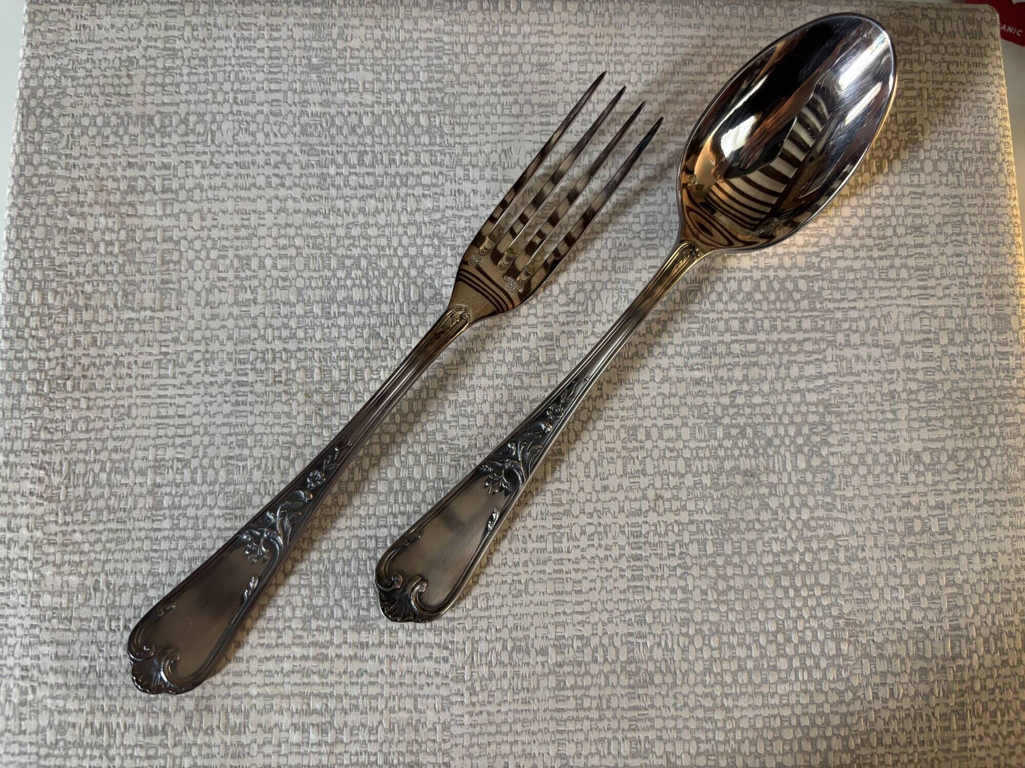 Ercuis dessert service X24 in original box, silver-plated metal.