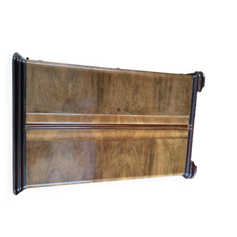Brown Art Deco wardrobe in curved wood, symmetrical veneer, circa 1930, large size.