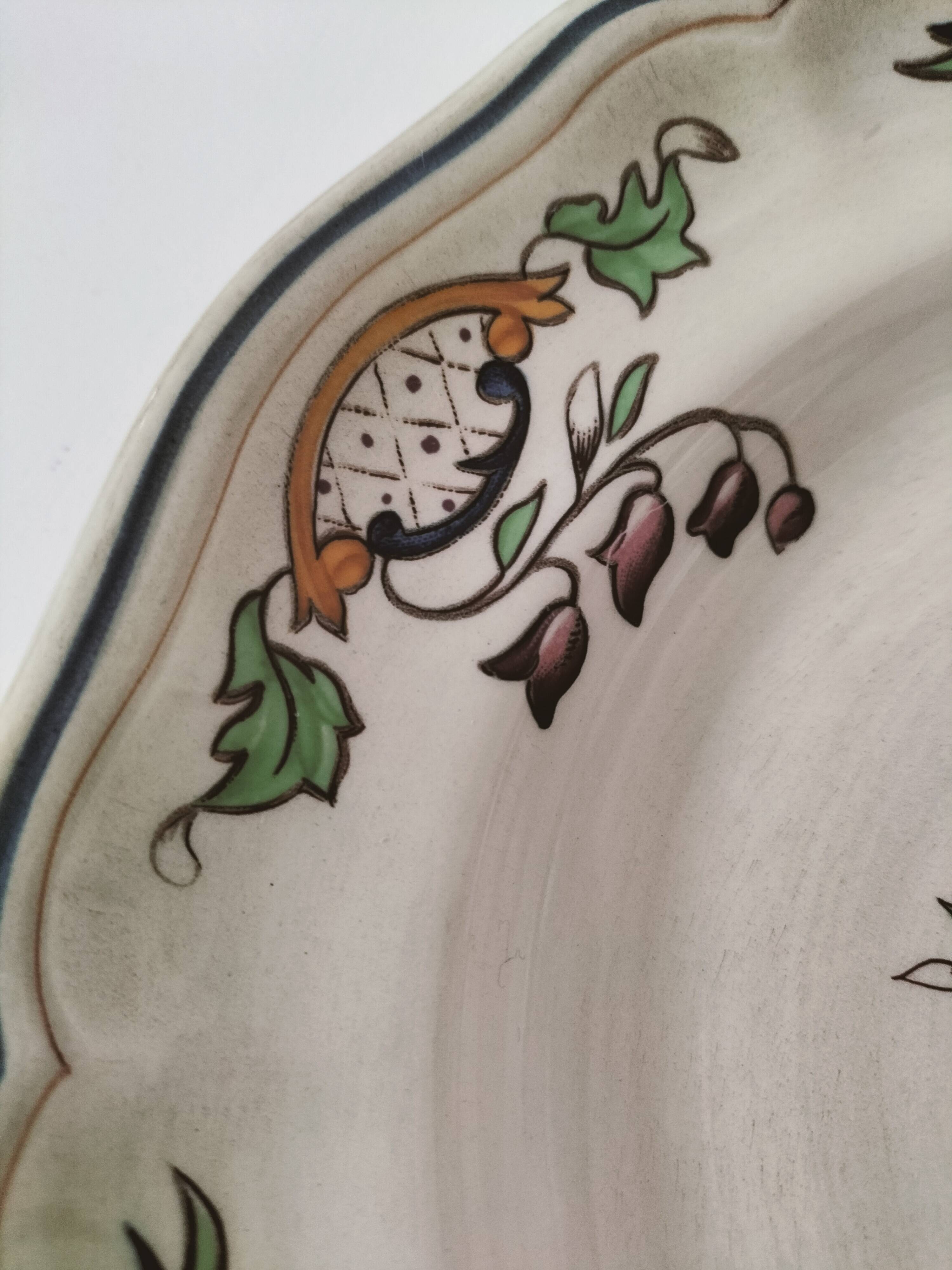 Longchamp plate – “hand-style” decoration, a reinterpretation of the Cléry model