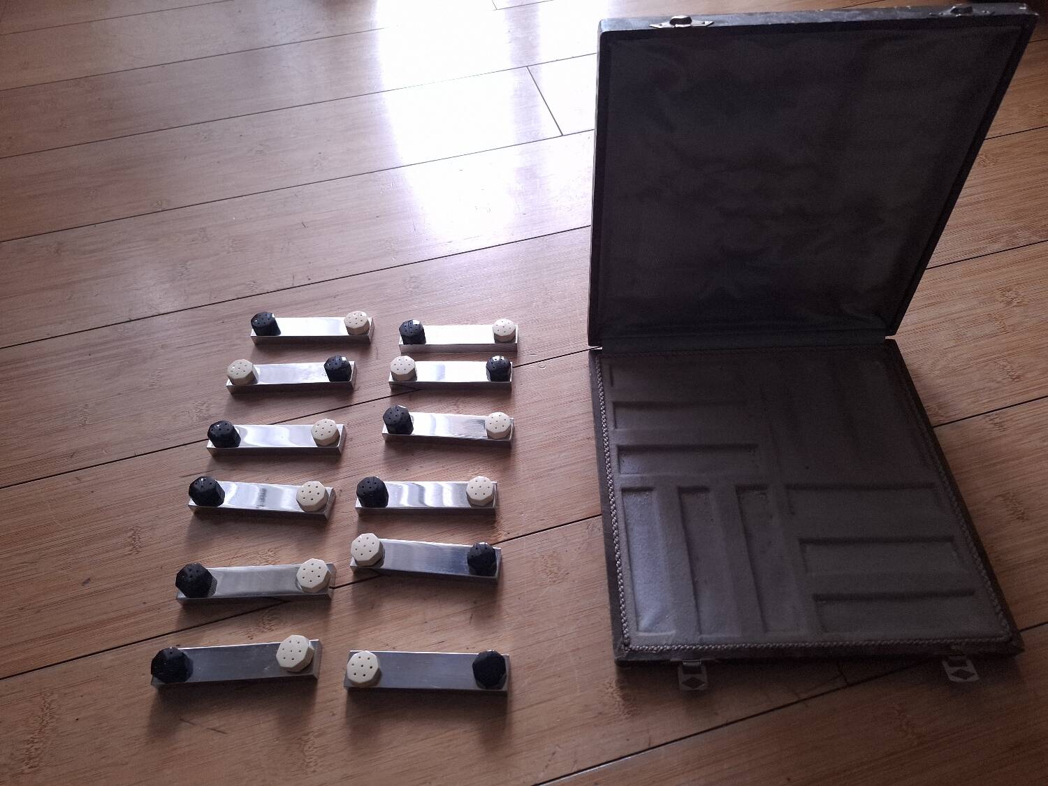 Box of 12 art deco knife holders (salt shaker, pepper shaker)