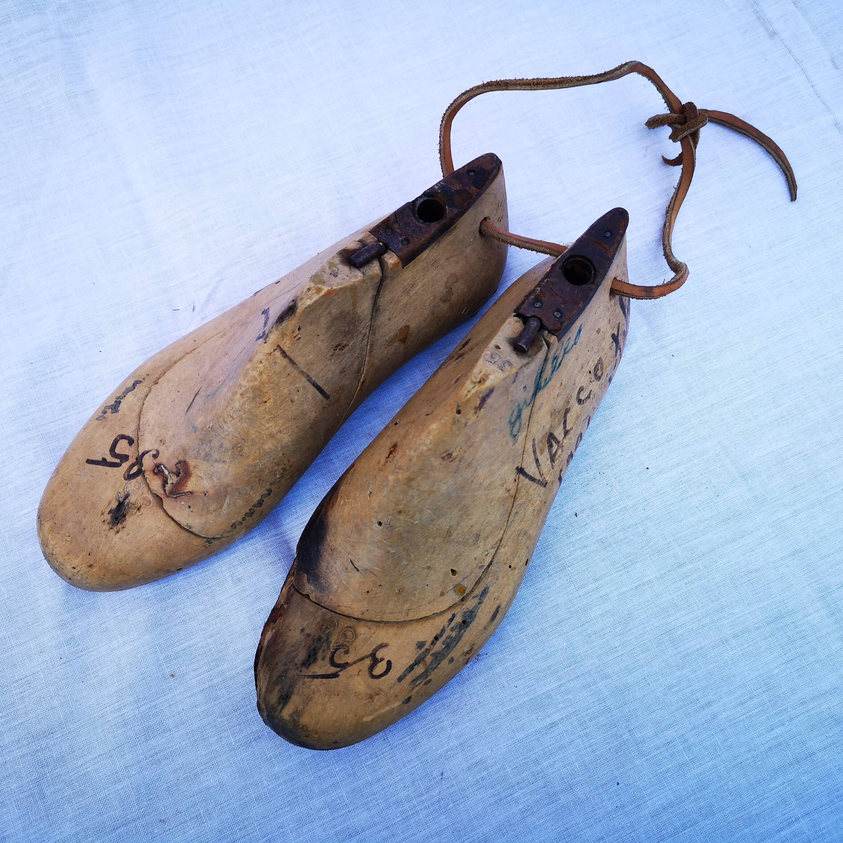 Former pair of wooden shoetrees