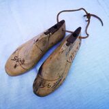 Former pair of wooden shoetrees