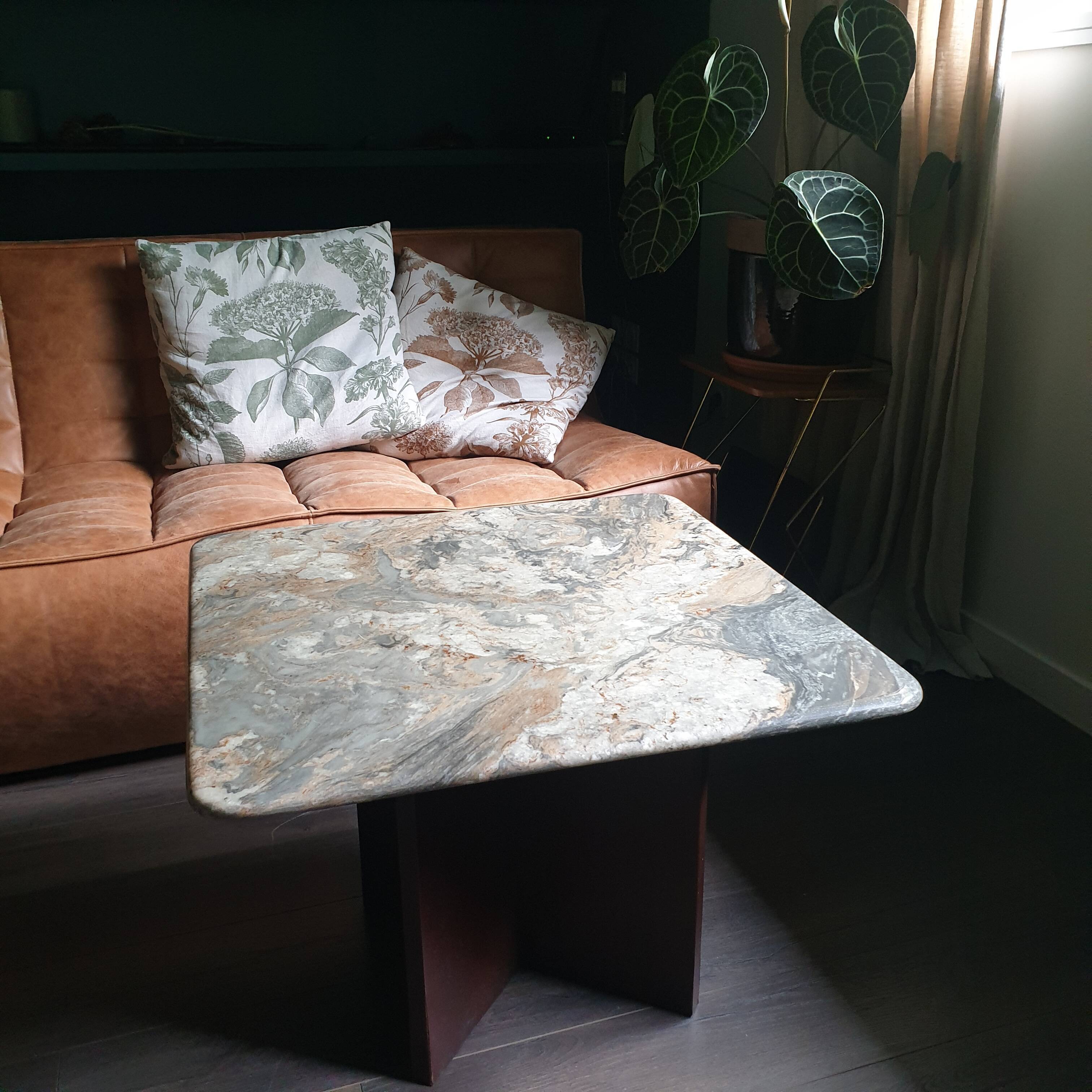 Vintage coffee table in italian marble 80s