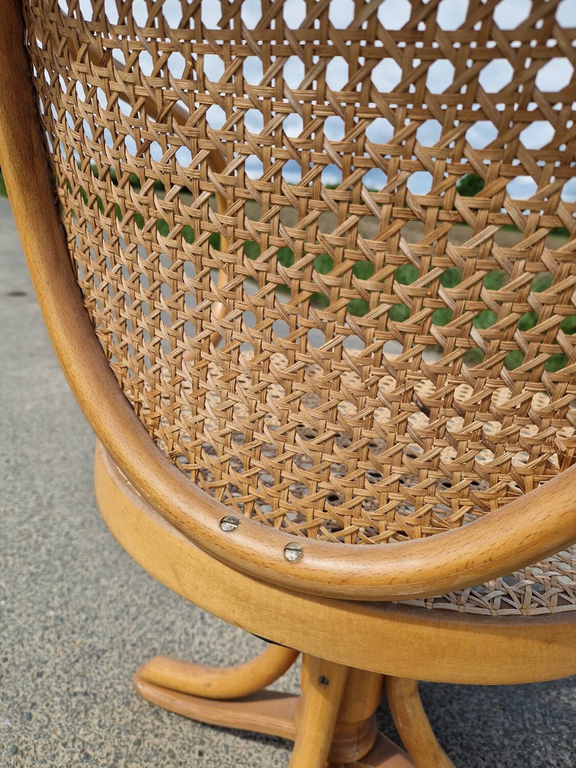 Thonet 5501 curved wood armchair