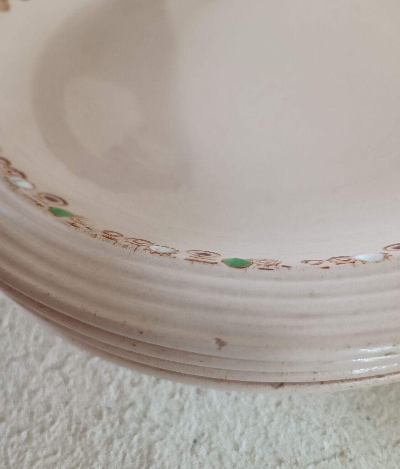 5 assiettes terre de fer Longwy