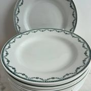 12 assiettes plates en faïence de Saint Amand