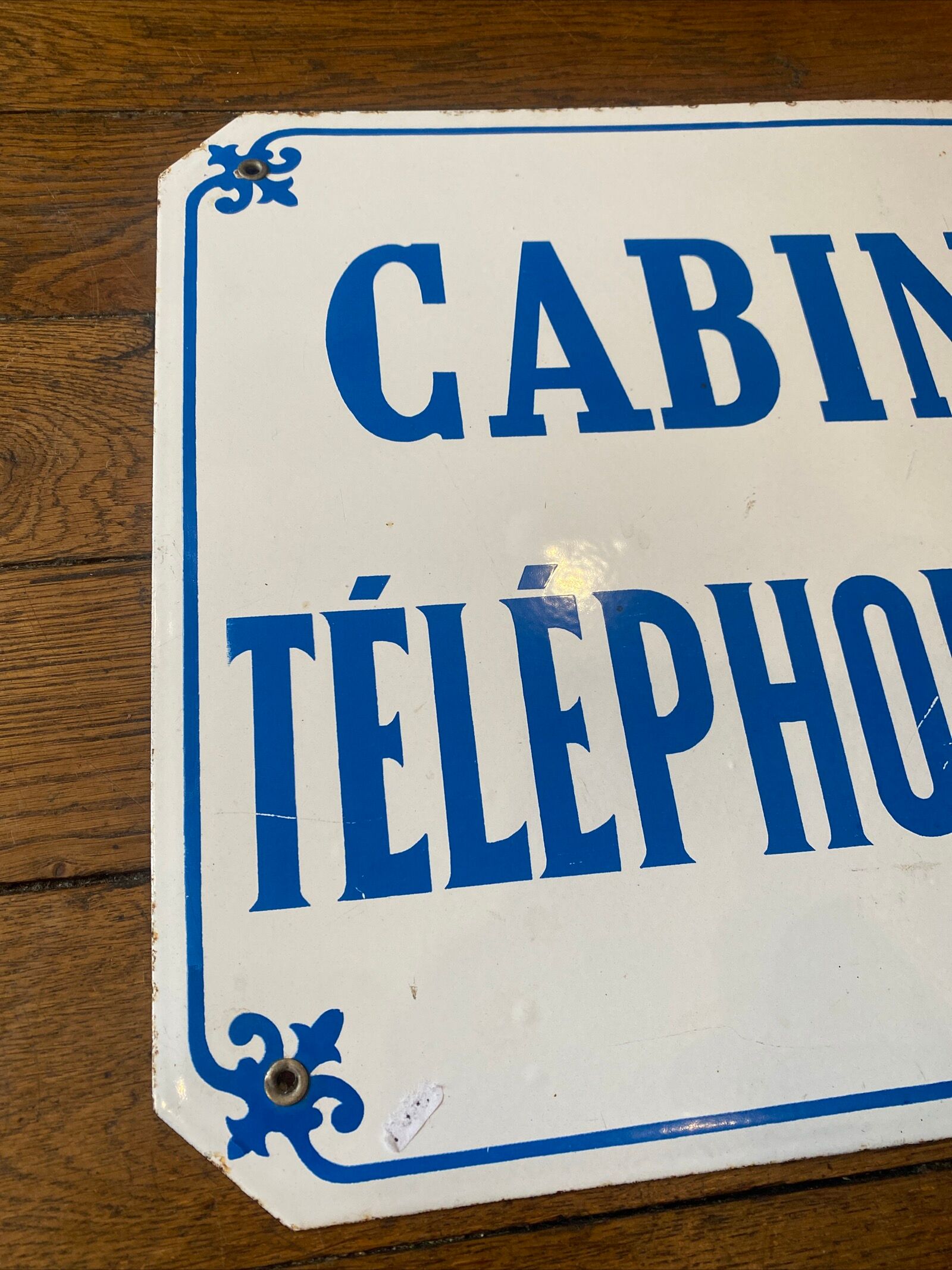 Old enamelled plate "telephone booth"