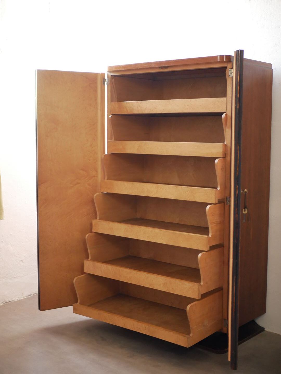 Art deco shoe cabinet