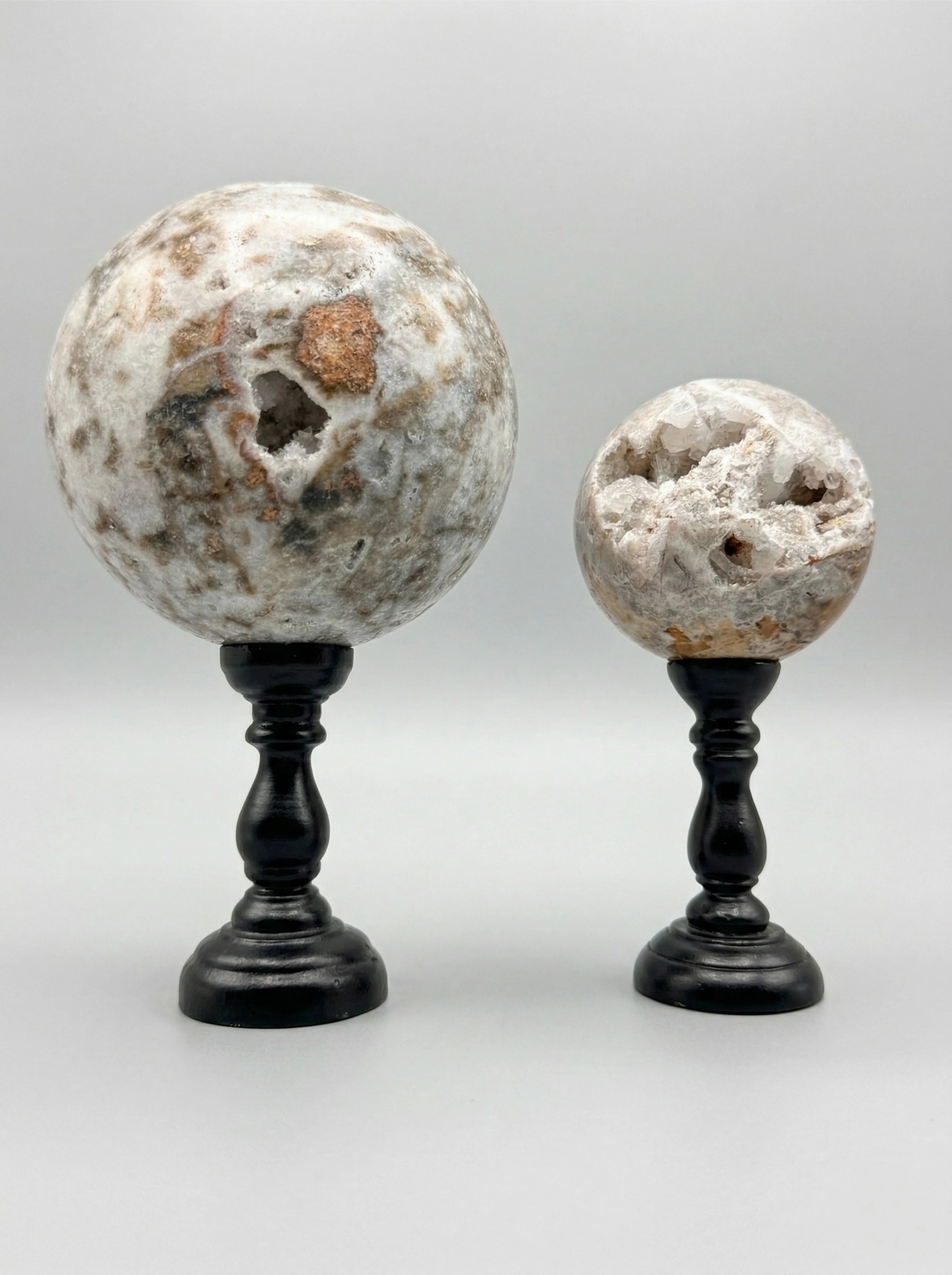 drusy agate spheres (quartz) on bases – mineral decoration