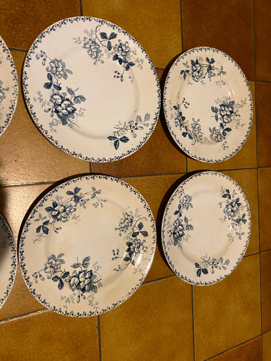 Selling sets of 8 St Amand plates