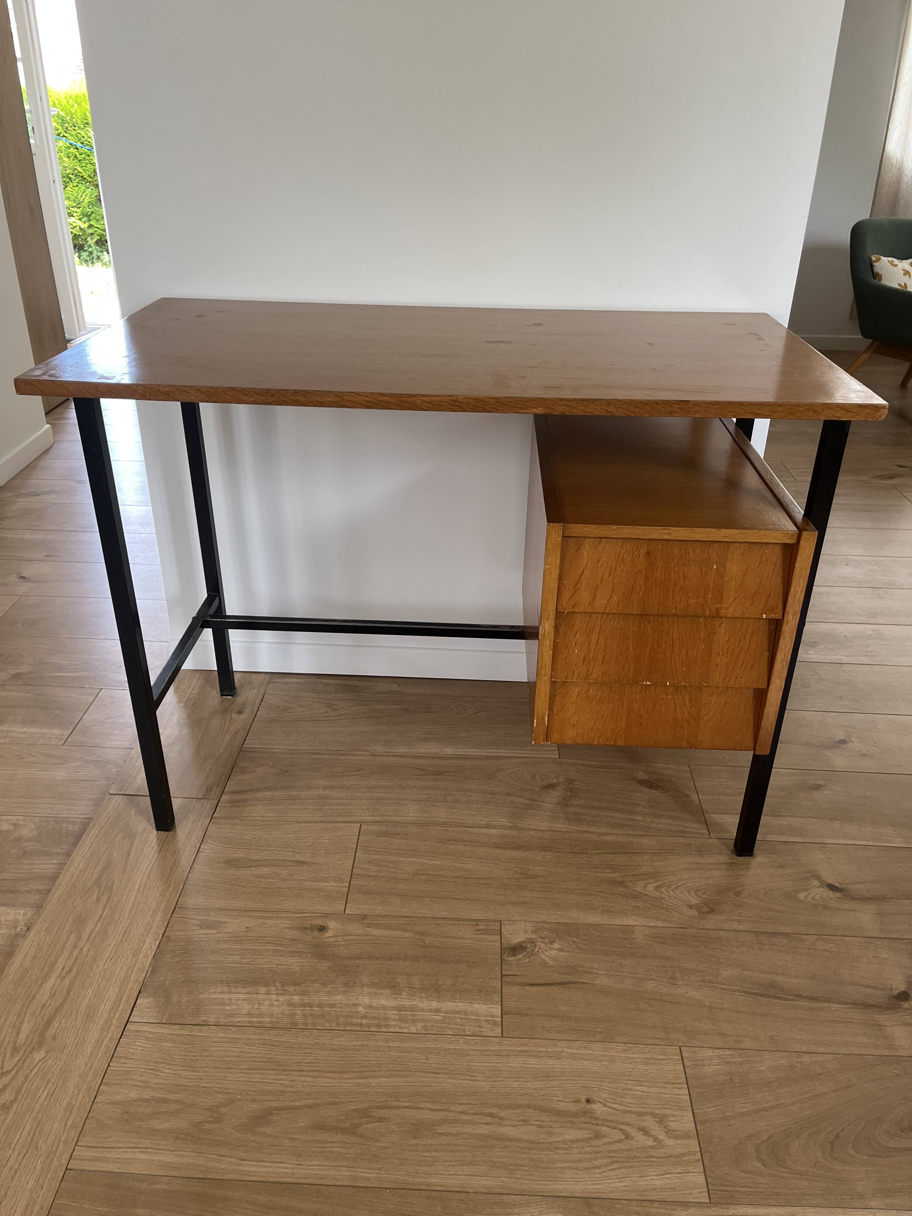 Modernist office from the 50s