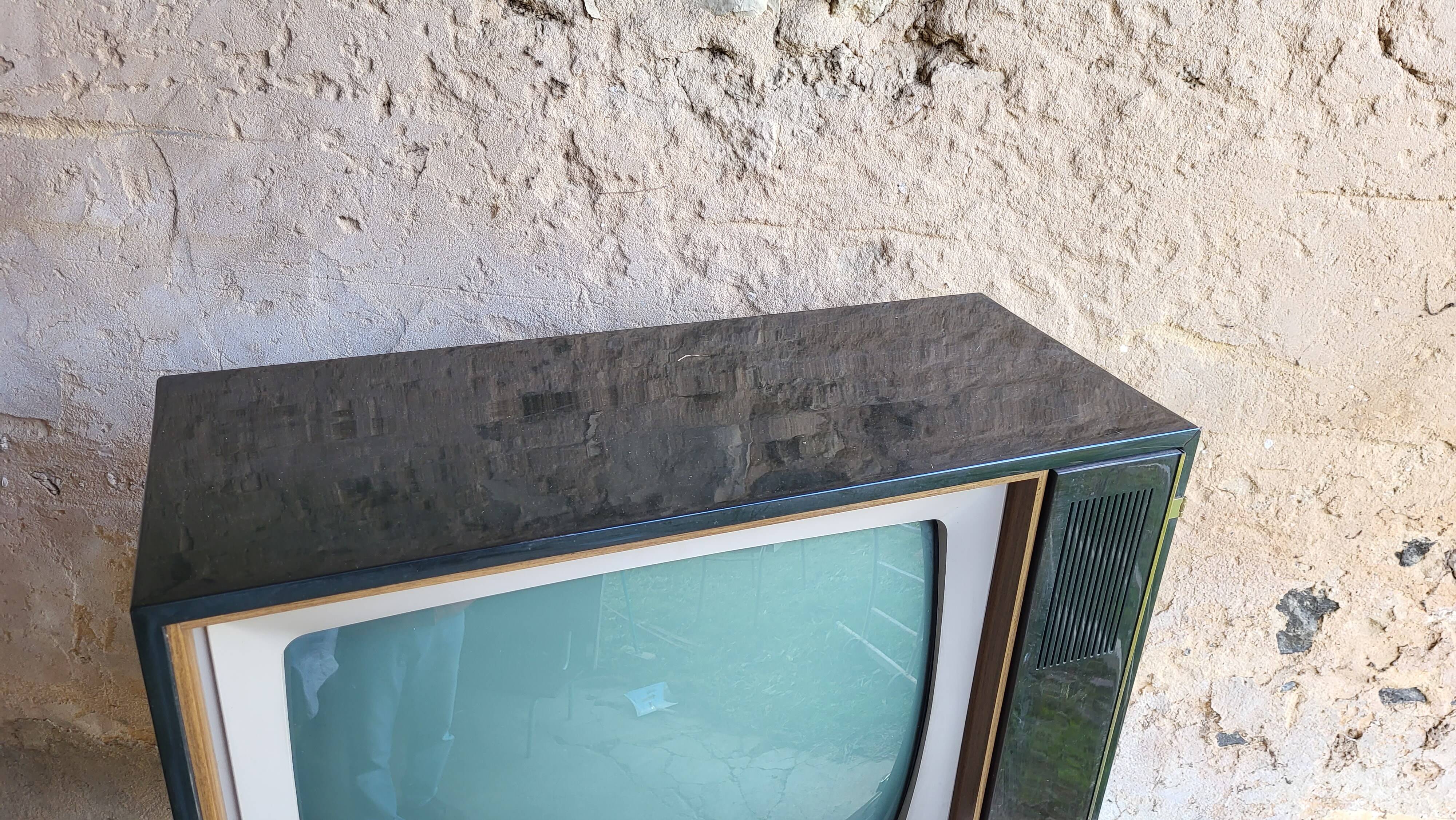 Vintage television & its furniture