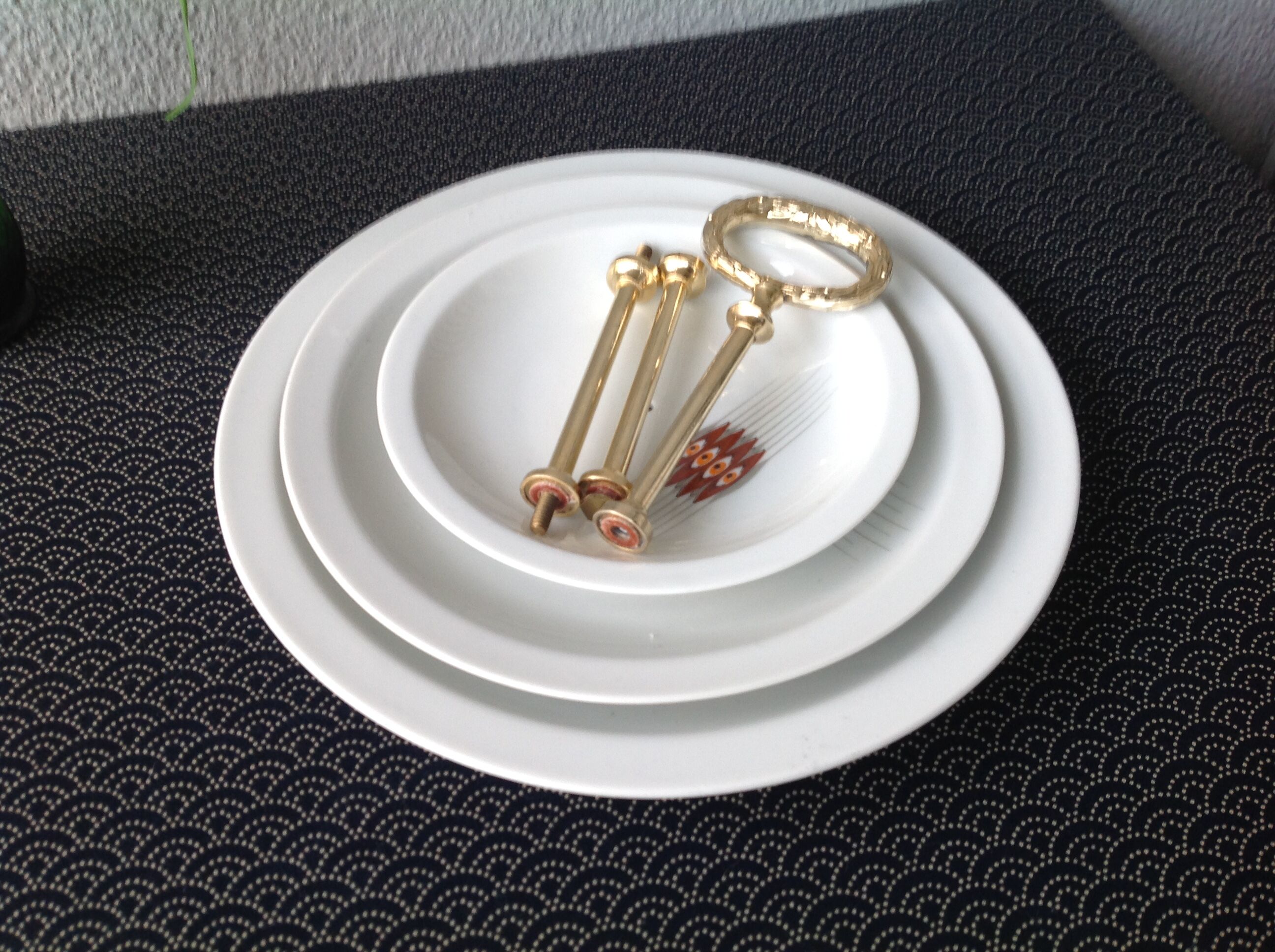 Cake display, 3-story servant