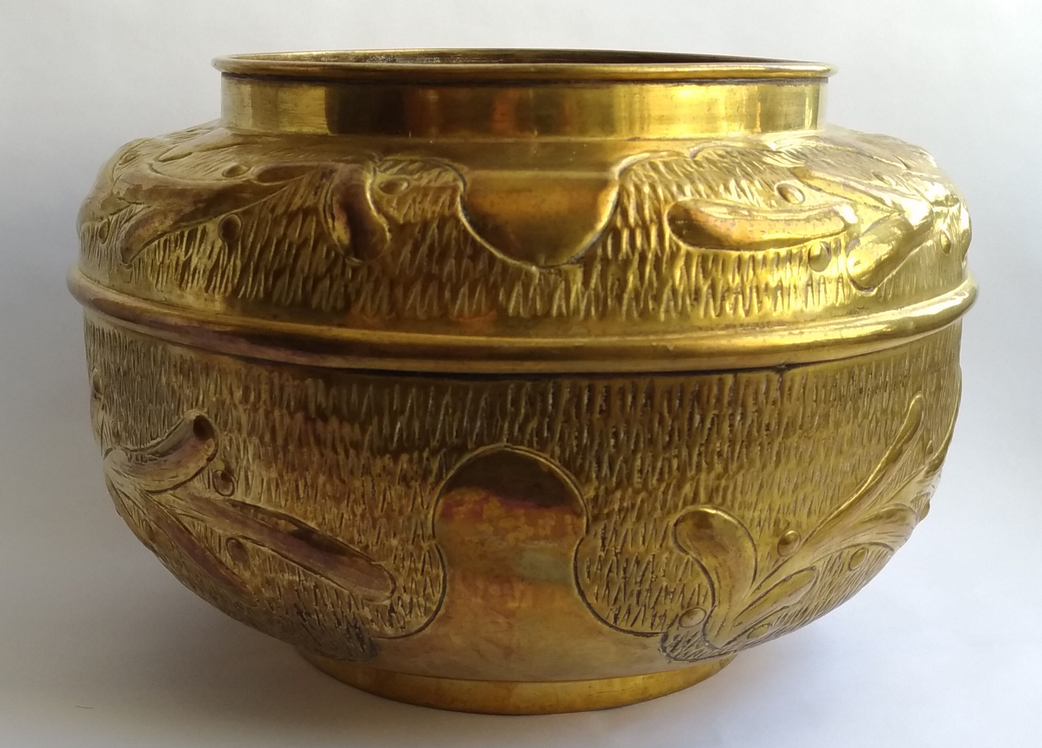 Large brass pot cover 29cm x 21cm vintage