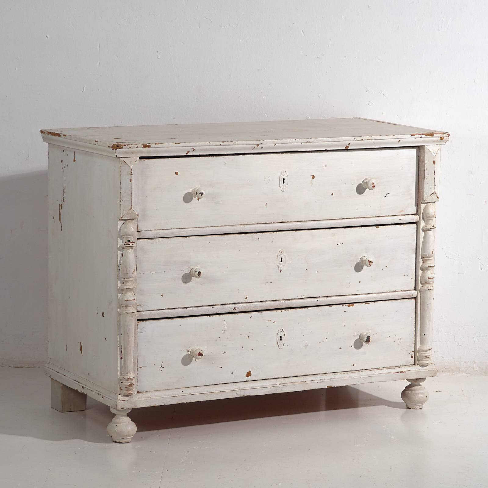 Commode ancienne blanche (c.1920)