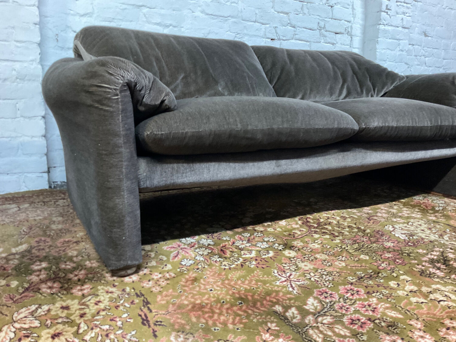 Maralunga sofa by Vico Magistretti