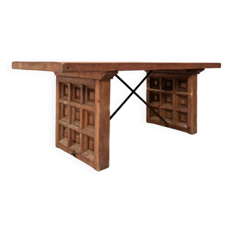 Biosca dining table