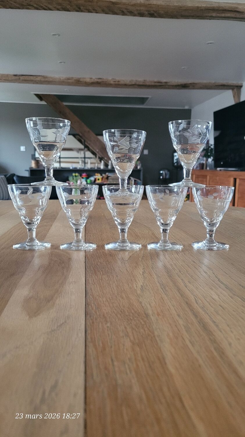 7 vintage footed aperitif glasses